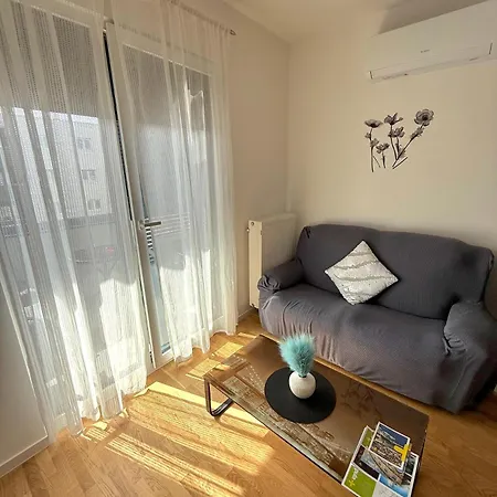 Apartman Lana With Private Parking Póla