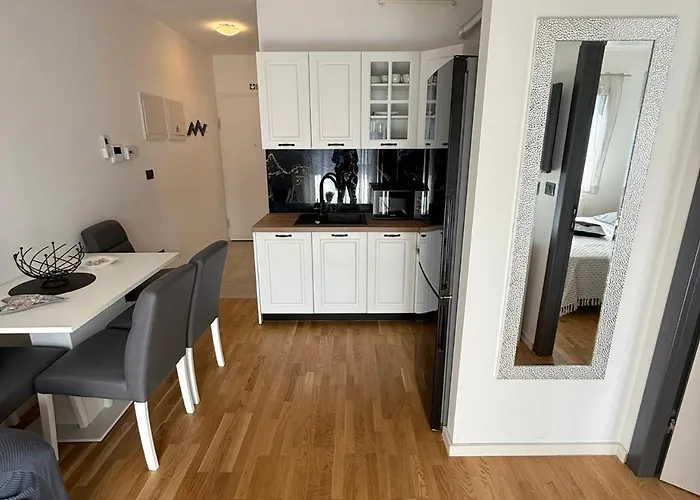 Lana With Private Parking * Pula