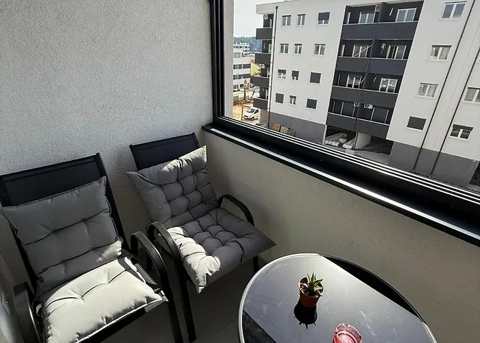 Lana With Private Parking Apartment *
