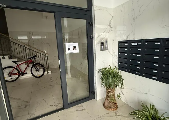 Lana With Private Parking Apartment *