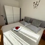 Apartment Lana With Private Parking