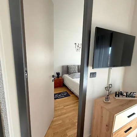 Lana With Private Parking Appartement